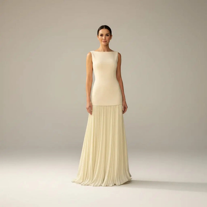 Claudia - Long sleeveless dress with pleat details